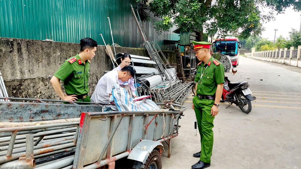 Anh-tin-bai